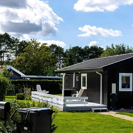 Summer House With 100 M To The Sea In North Funen *