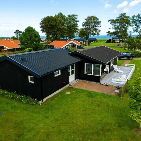 Summer House With 100 M To The Sea In North Funen