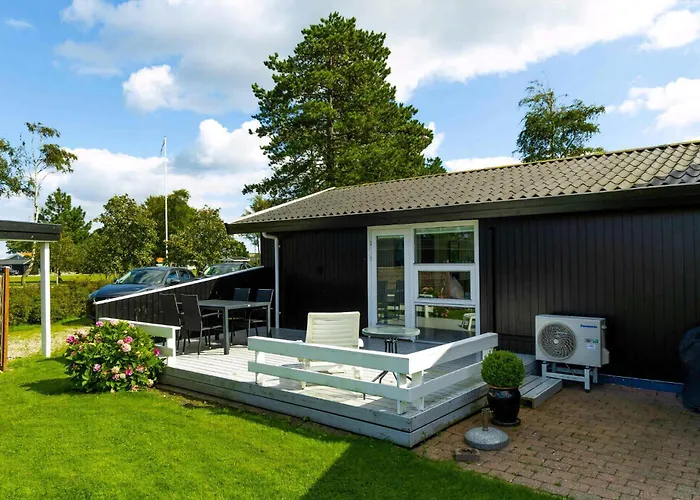 Summer House With 100 M To The Sea In North Funen *